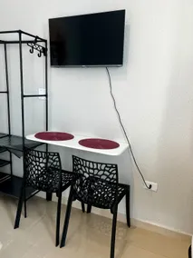 Studio 18 near the International Airport - Image 3