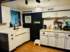 Boutique Boho Apartment sleeps 7! - Image 3