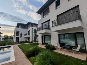 1-bedroom apartment with heated pool and terrace - Image 2