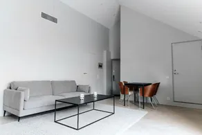 Top-floor modern apartment with beautiful terrace - Image 4