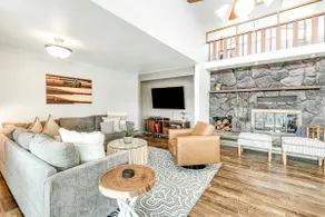 3BR Lakefront | Dock | Fireplace | Balcony - Image 4