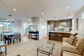 2BR modern house, private backyard, fireplace, BBQ - Image 2