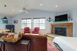 1BR Cozy Waterfront Studio Rental - Image 2
