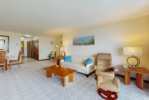 1BR ground-floor condo with indoor/outdoor pools - Image 4