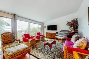 3BR Secluded home near downtown w/deck & grill - Image 5