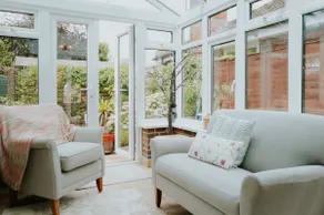Perfect Booking 3 Bed Home with Beautiful Garden - Image 4
