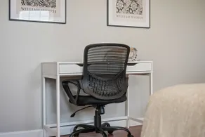 Dedicated Parking | Pets OK | Dedicated Workspace - Image 5