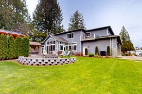 4BR home w/ two kitchens, swim spa - Image 2