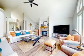 Waterfront home with private beach, kayaks, views - Image 4
