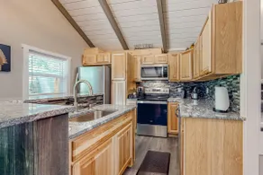 2BR riverfront gem with kayaks & hot tub - dogs ok - Image 5