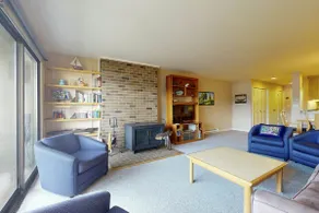 2BR condo with waterfront views - Image 4