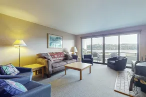 2BR condo with waterfront views - Image 2