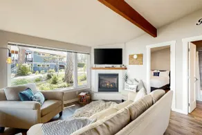 2BR family friendly getaway with deck, W/D, Wifi - Image 3