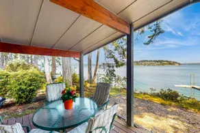 2BR family friendly getaway with deck, W/D, Wifi - Image 2
