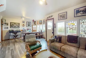 Original 3BR | Dog Friendly | Amazing Bay Views - Image 4