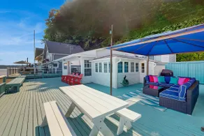 Stunning 2BR Soundview | WoodStove | Deck | W/D - Image 5