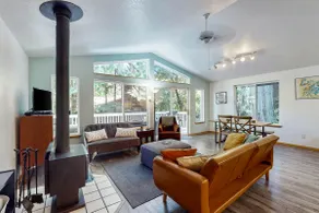 Serene family getaway with shared pool and hot tub - Image 5