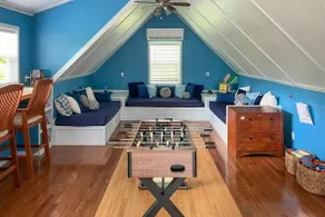 3BR waterfront home with gas grill and deck - Image 2