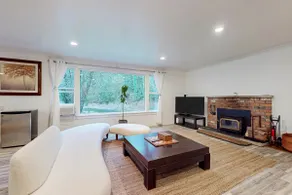 2BR lakefront home Washer Dryerock, firepit, wood - Image 5