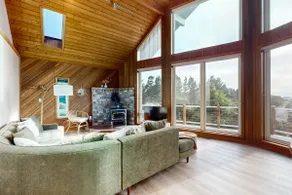 1BR with loft retreat with wrap around balcony & - Image 3