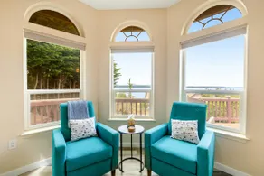 Large 3BR Bayview Dog Friendly - Fireplace - Image 2