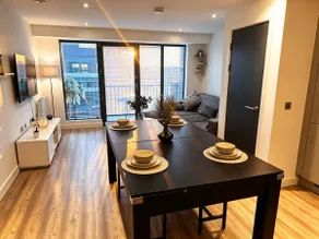 Modern Retreat - Near Elizabeth Line & Heathrow - Image 4