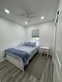 Private, modern room near O’hare. - Image 2