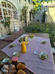 Beautiful chateau residence, nature and absolute comfort - Image 5