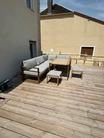 Pretty house with large terrace and grounds - Image 5