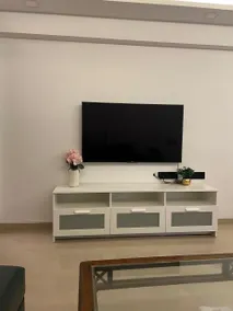 Bandra Sea View 2 BHK Apartment - Image 4