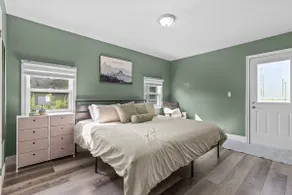 Spacious 3BR Family Getaway | Walk to Brewery - Image 4
