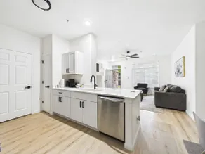 Modern Furnished Condo with 2 Parking Spots - Image 4