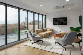 Cozy Downtown Studio| Mins Away from Everything! - Image 2