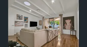 Parkside Luxury Stay - 6 Rooms, Modern, Beach - Image 2