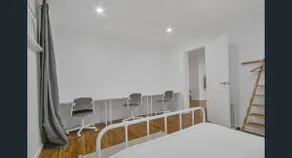 Parkside Luxury Stay - 6 Rooms, Modern, Beach - Image 3