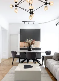 QUEEN Parliament View•7 min walk Knez M/Parking€12 - Image 3