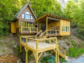 The Riverside Cabin - Image 3
