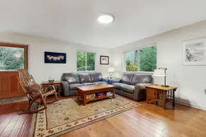 Scenic 4BR Whidbey Island Escape with Lake Views - Image 4