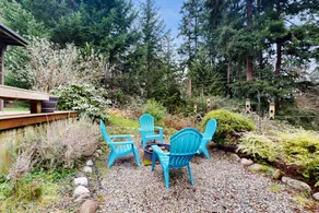Scenic 4BR Whidbey Island Escape with Lake Views - Image 2
