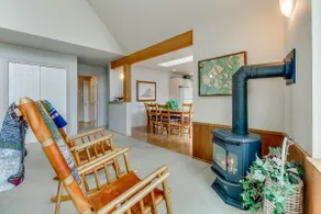 3 BR Oceanfront home with Hot Tub and Fireplace - Image 4