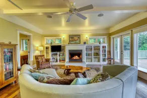 Spacious 5BR Oceanview Home with Fireplace & Deck - Image 2