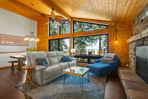 Stunning 2BR Whidbey Island Home with Hot Tub - Image 2