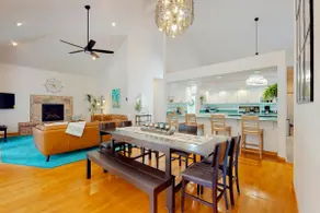 Custom, dog-friendly 3BR on 5 lakefront acres - Image 2