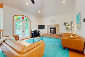 Spacious 3BR Lakefront Home with Sauna and Patio - Image 3