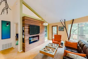 Unique 2BR House with 360 Degree Sea View Deck - Image 3