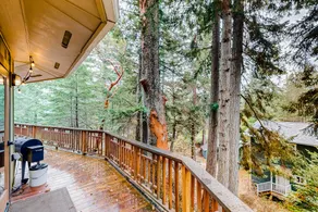 Unique 2BR House with 360 Degree Sea View Deck - Image 5
