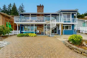 4BR waterfront home with dock, kayaks, sauna - Image 5