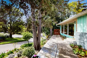 1BR Home- Tranquil Mid-Century retreat - Image 2