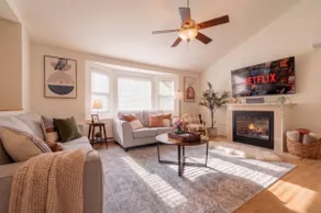 NEW! | EV Charger | Family & Pet-Friendly | Lakes - Image 4