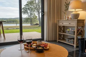 Storm King Villa - Romantic Fireside Escape - Image 2